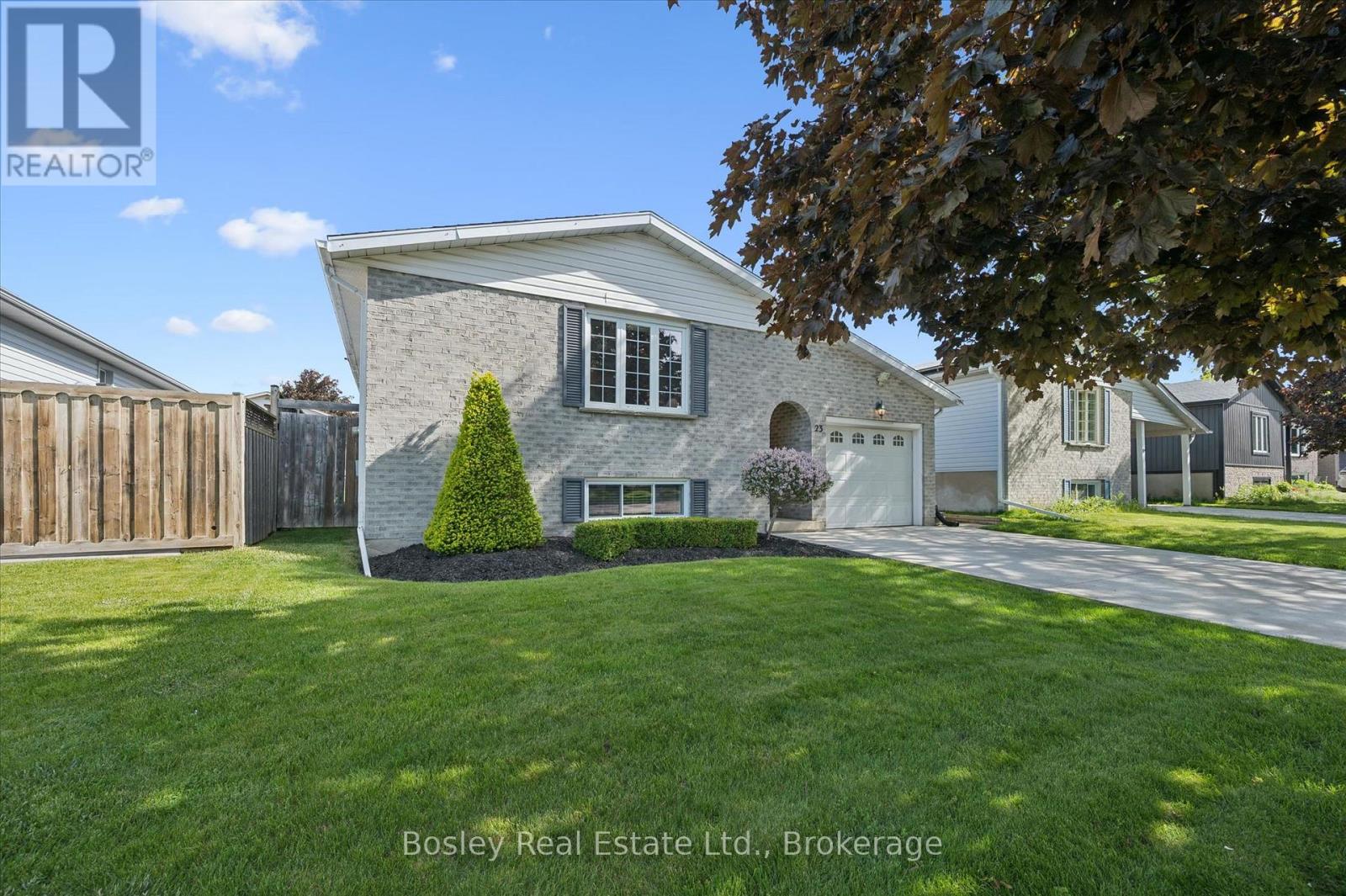 23 Memory Lane, Cambridge, Ontario  N3C 3X7 - Photo 2 - X13247522