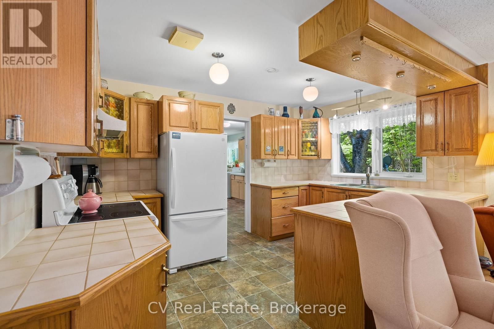 16 Breisacher Road, Huntsville, Ontario  P1H 2N5 - Photo 8 - X13247832