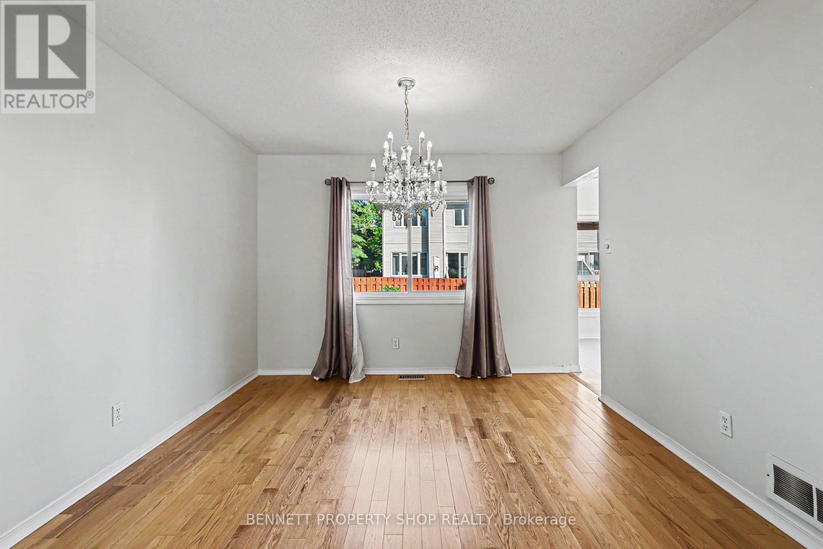 82 Emerald Meadows Drive, Ottawa, Ontario  K2M 2L6 - Photo 8 - X13247610