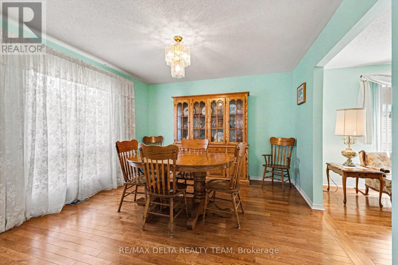 27 Bramblegrove Crescent, Ottawa, Ontario  K1T 3G1 - Photo 3 - X13247646