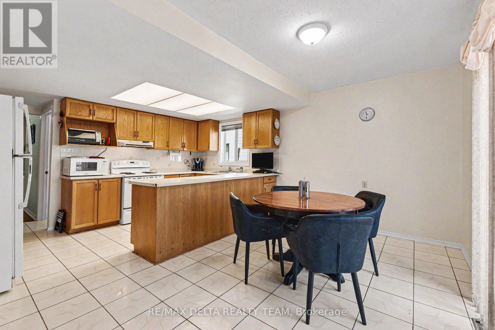 27 Bramblegrove Crescent, Ottawa, Ontario  K1T 3G1 - Photo 6 - X13247646