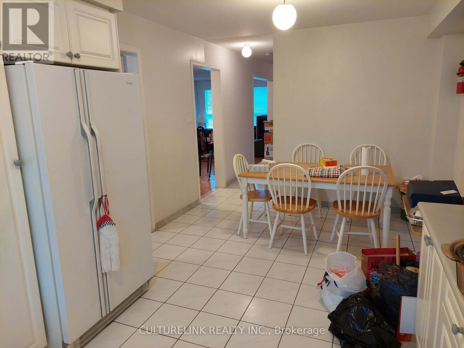 29 Goldwin Avenue, Toronto, Ontario  M6M 2C3 - Photo 10 - W13246906