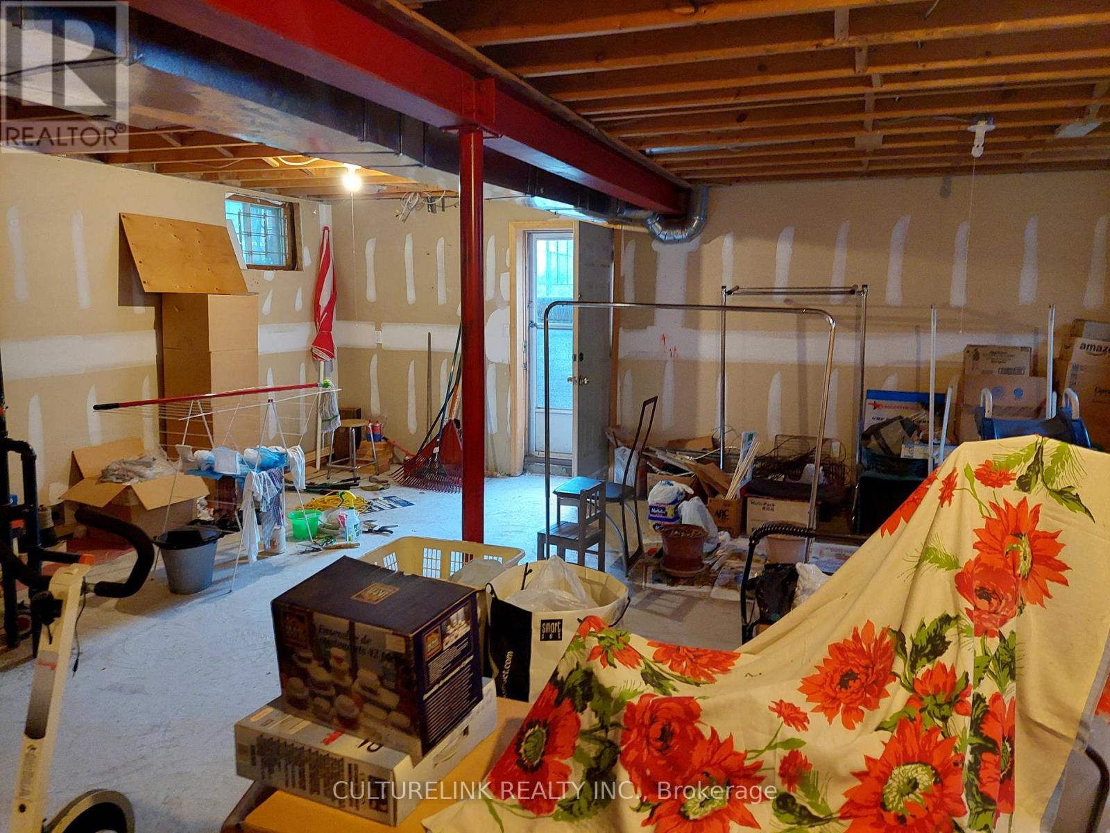 29 Goldwin Avenue, Toronto, Ontario  M6M 2C3 - Photo 20 - W13246906