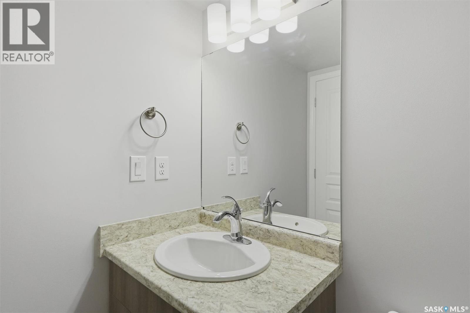 225 915 Kristjanson Road, Saskatoon, Saskatchewan  S7S 0B1 - Photo 28 - SK038269