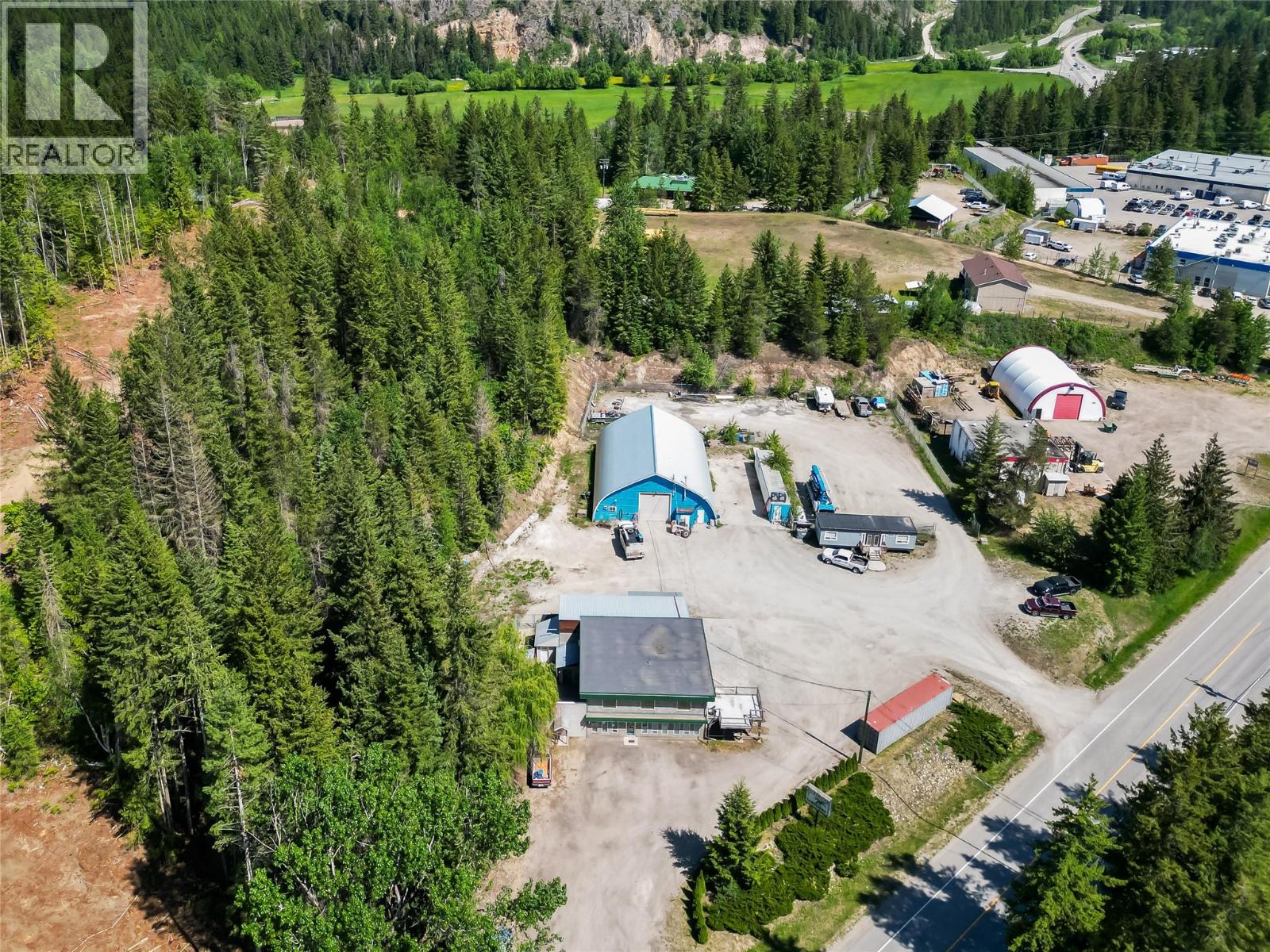 5671 SE Auto Road, Se Salmon Arm, Salmon Arm 