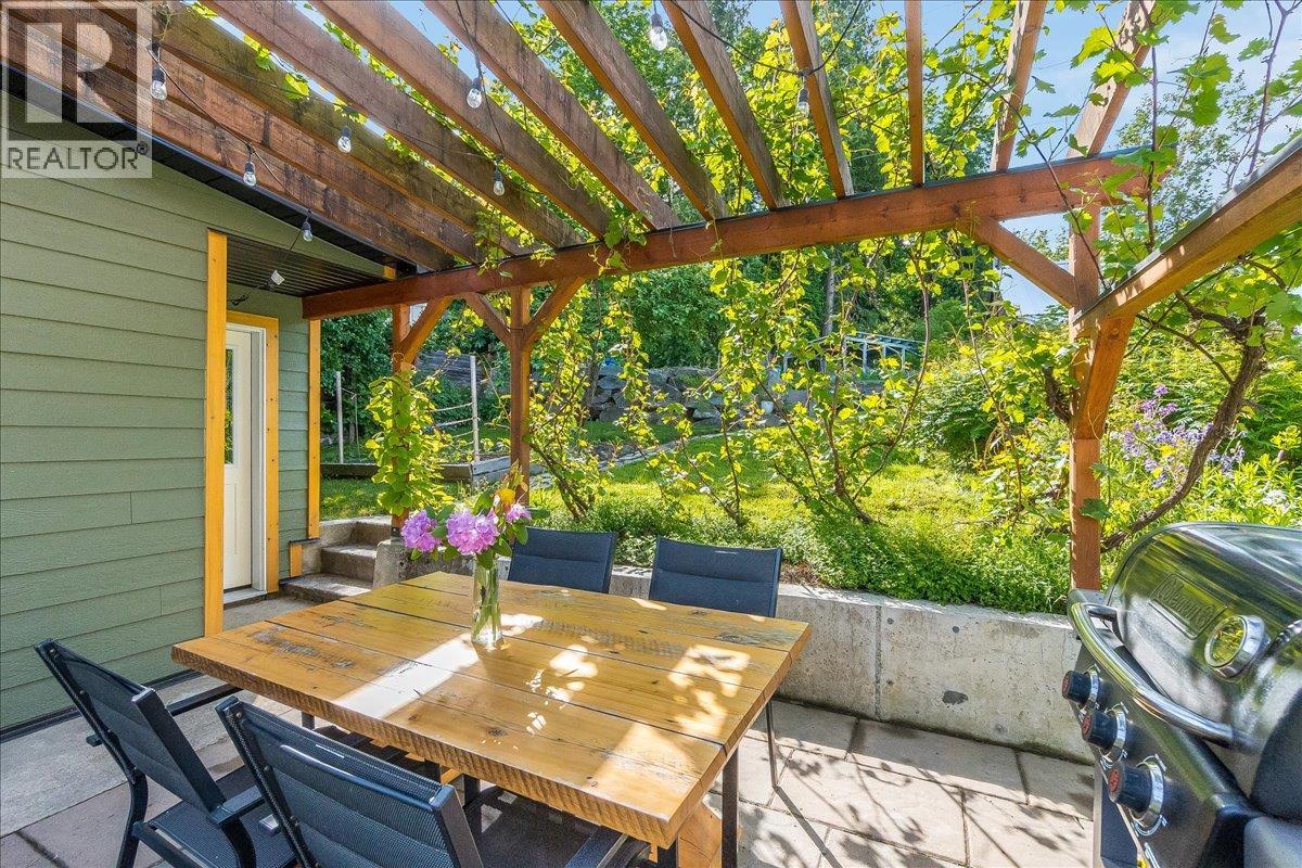 720 Latimer Street, Nelson, British Columbia  V1L 4V4 - Photo 4 - 10389936