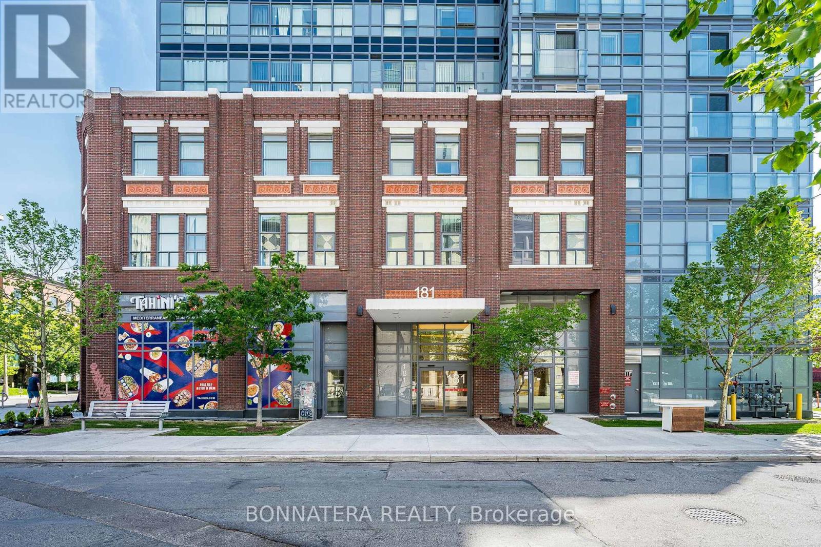 701 - 181 Huron Street, Toronto, Ontario  M5T 2B6 - Photo 2 - C13247496