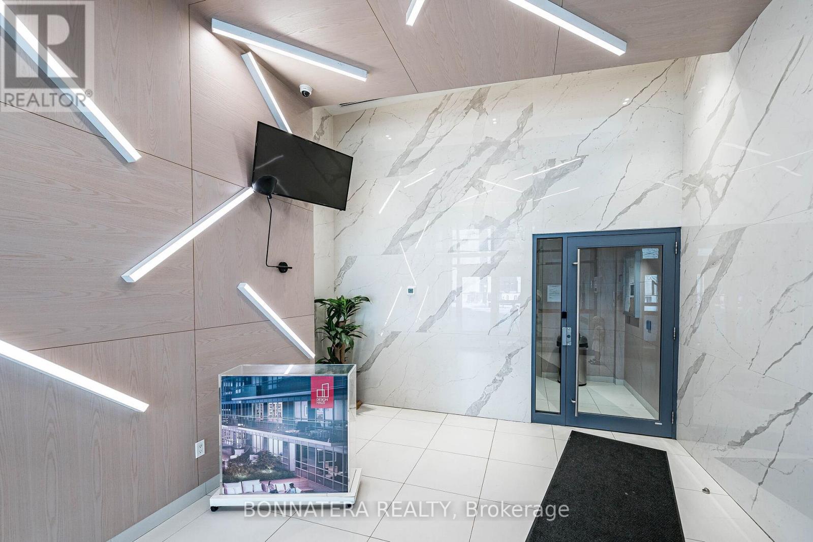 701 - 181 Huron Street, Toronto, Ontario  M5T 2B6 - Photo 3 - C13247496