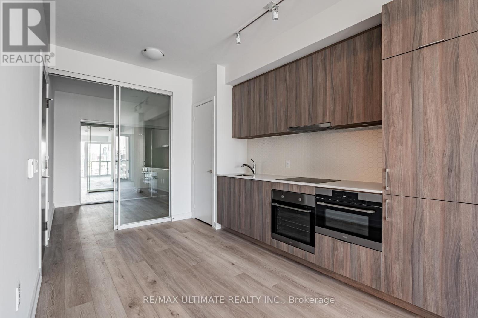 1211 - 158 Front Street E, Toronto, Ontario  M5A 0K9 - Photo 2 - C13247582