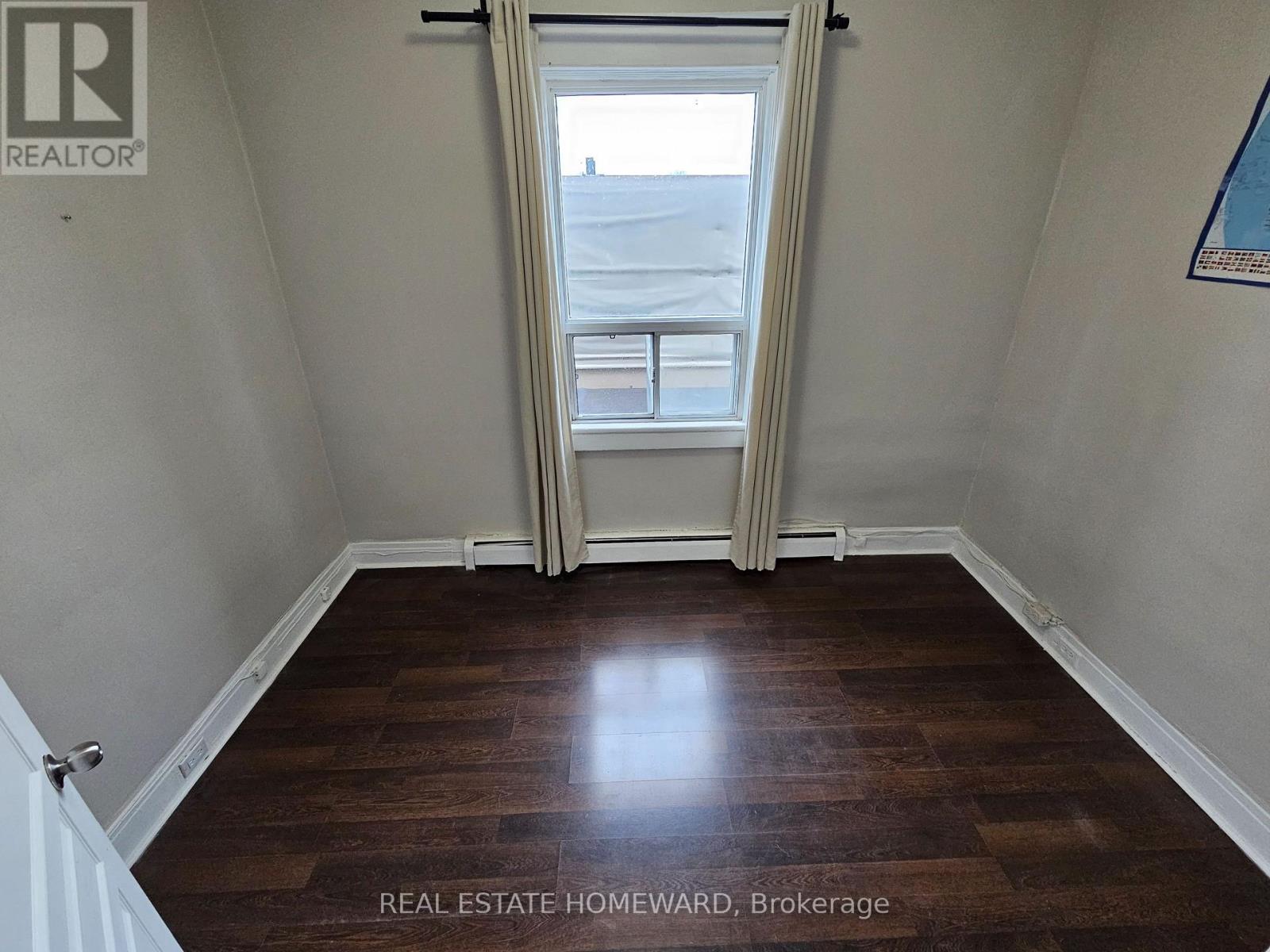 A - 733 Pape Avenue, Toronto, Ontario  M4K 3S8 - Photo 14 - E13247686