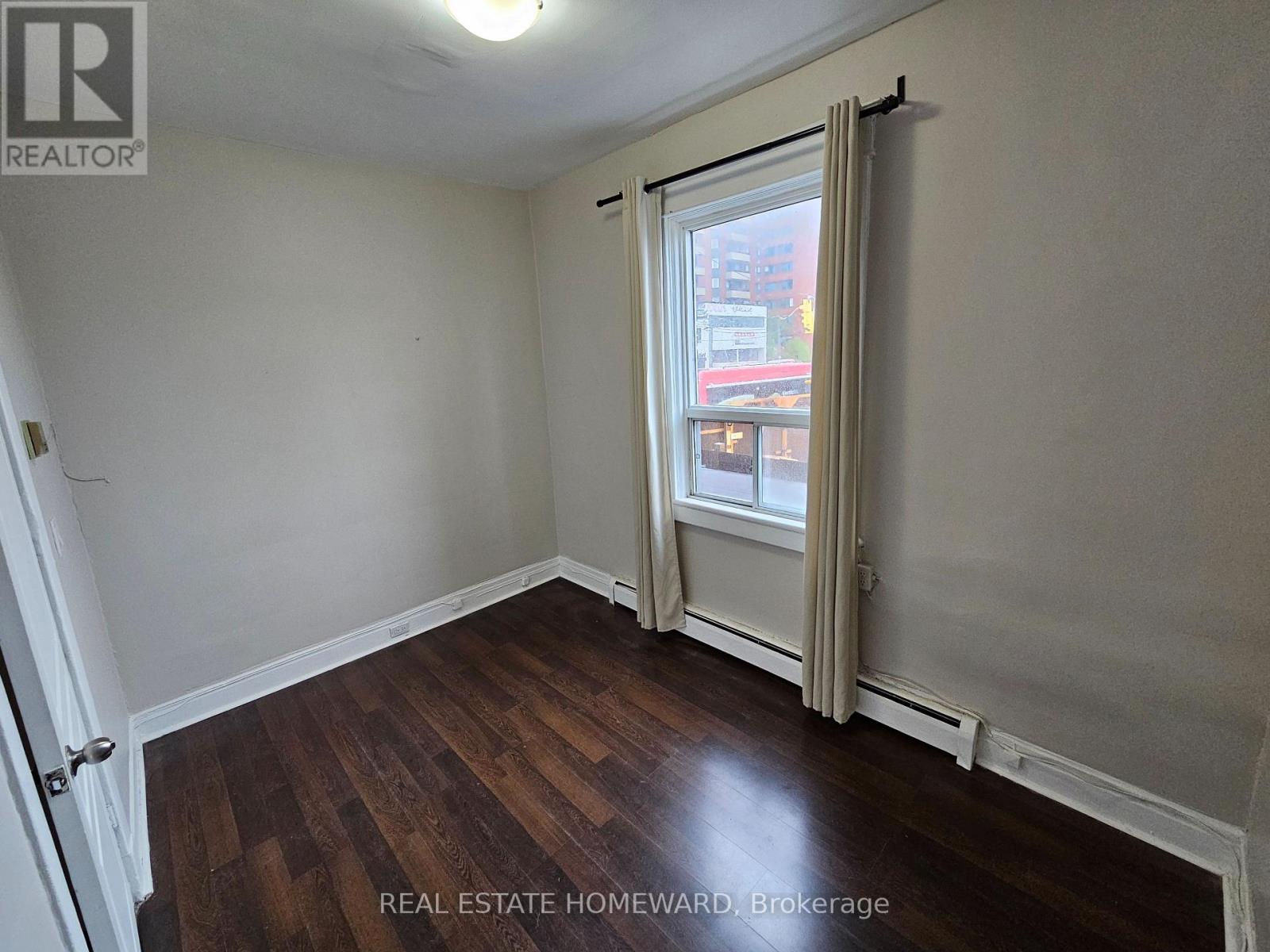 A - 733 Pape Avenue, Toronto, Ontario  M4K 3S8 - Photo 16 - E13247686