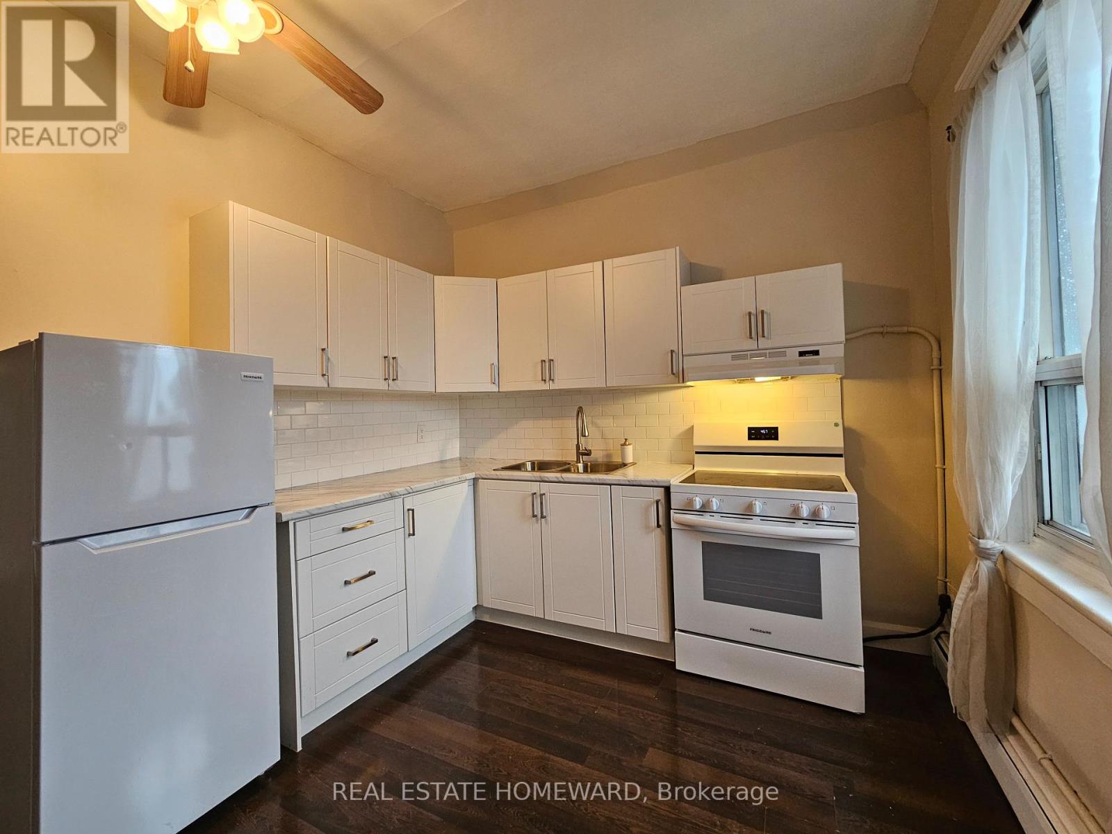 A - 733 Pape Avenue, Toronto, Ontario  M4K 3S8 - Photo 2 - E13247686