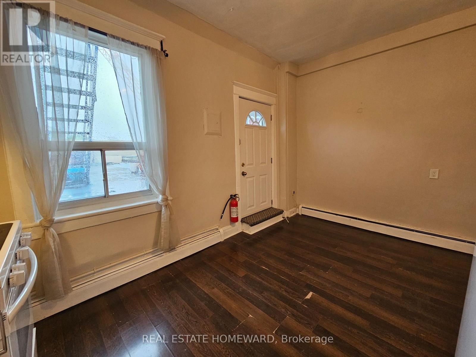 A - 733 Pape Avenue, Toronto, Ontario  M4K 3S8 - Photo 7 - E13247686