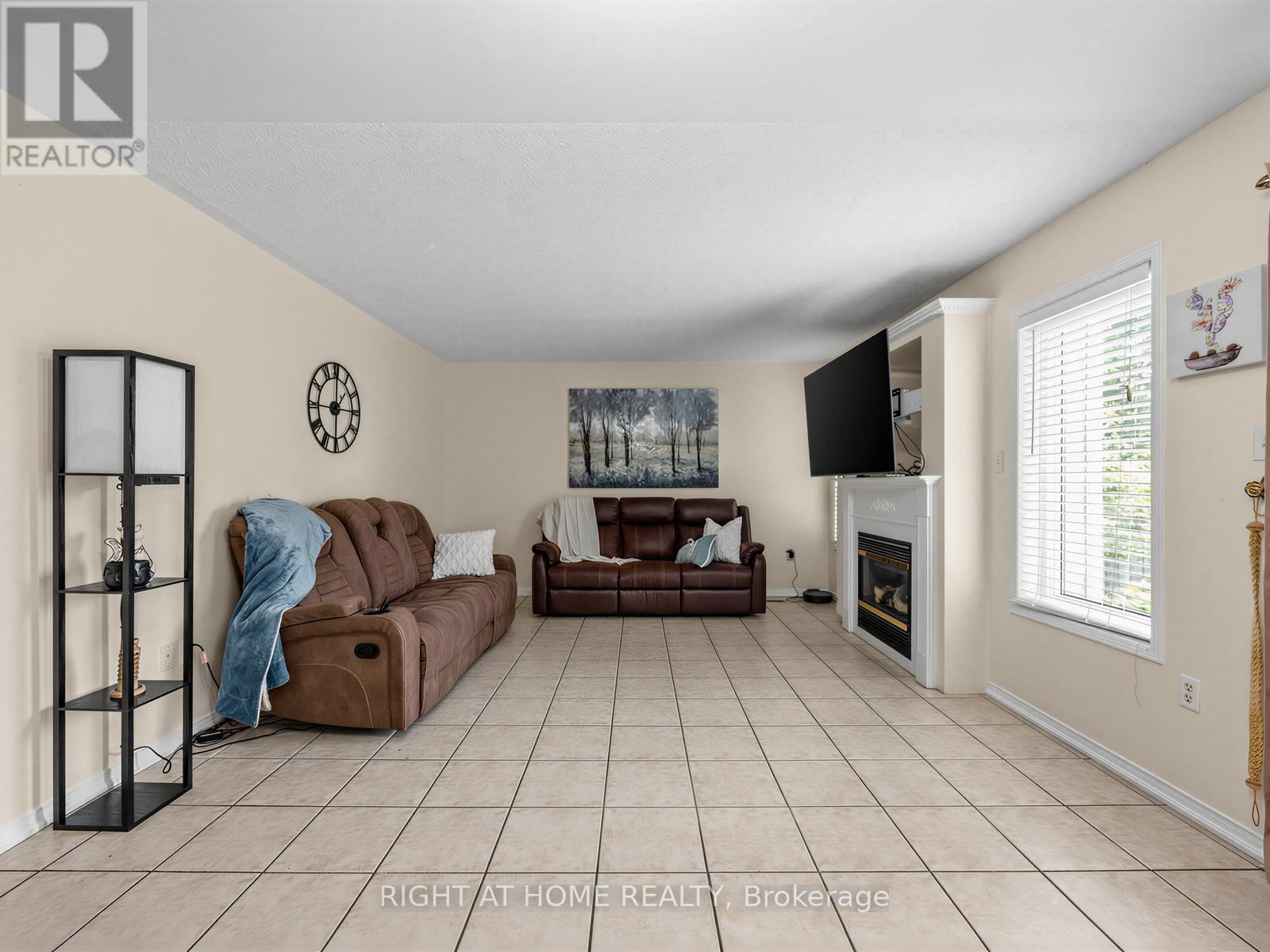 1442 Bridgeport Street, Oshawa, Ontario  L1K 2P5 - Photo 16 - E13247762