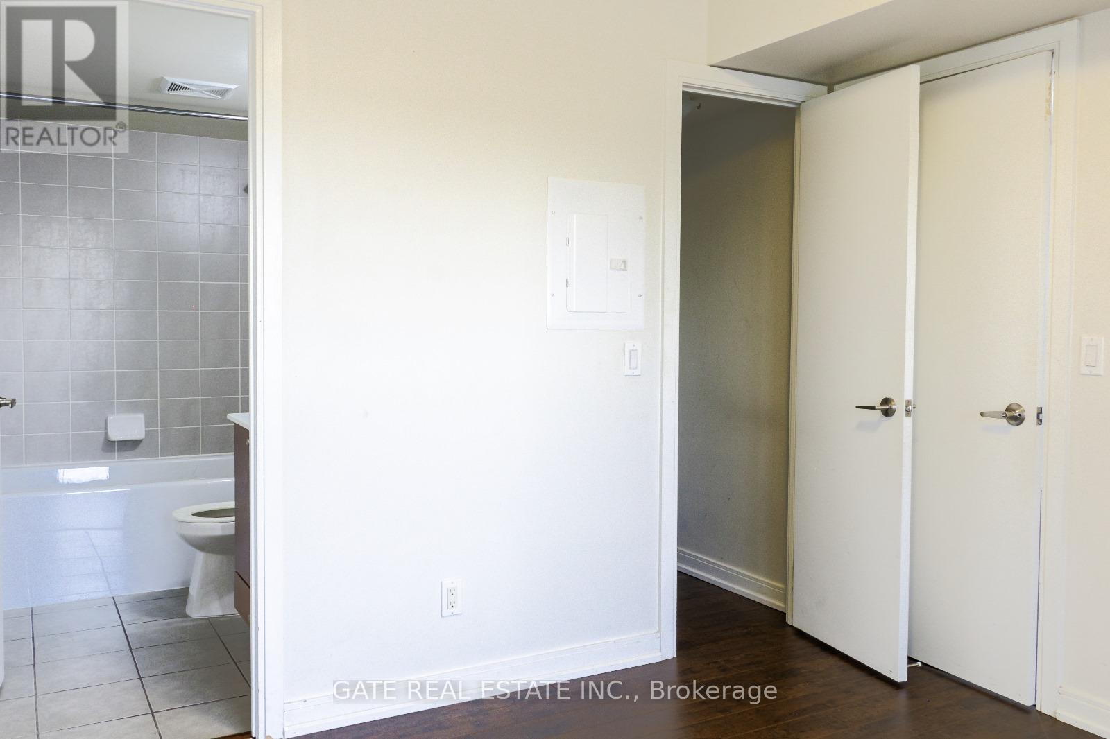 1404 - 151 Village Green Square, Toronto, Ontario  M1S 0K5 - Photo 8 - E13247904
