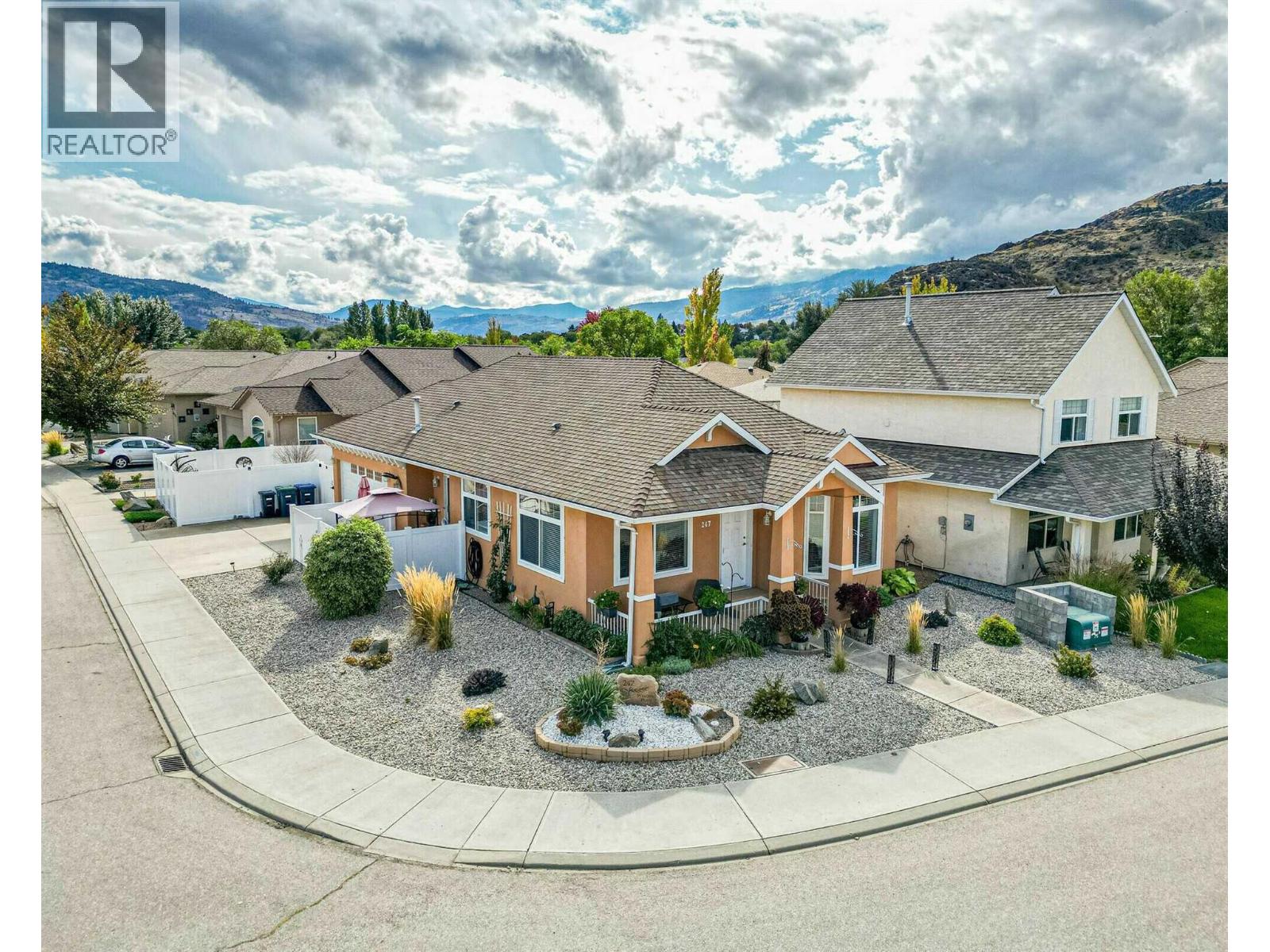 247 Willows Place, Oliver, British Columbia  V0H 1T4 - Photo 2 - 10390171