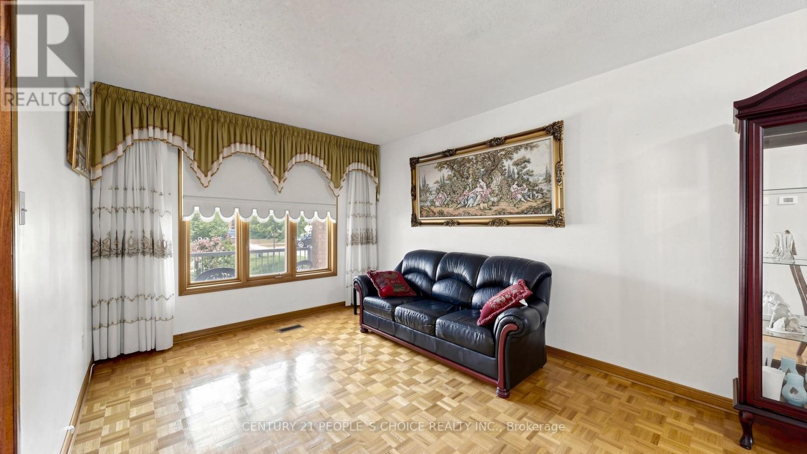 145 Chancellor Drive, Vaughan, Ontario  L4L 7M9 - Photo 3 - N13247526