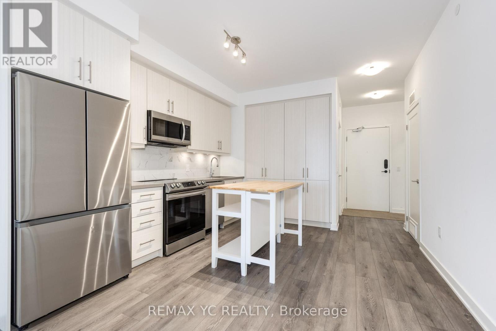 305 - 95 Oneida Crescent, Richmond Hill, Ontario  L4B 0H5 - Photo 3 - N13247594