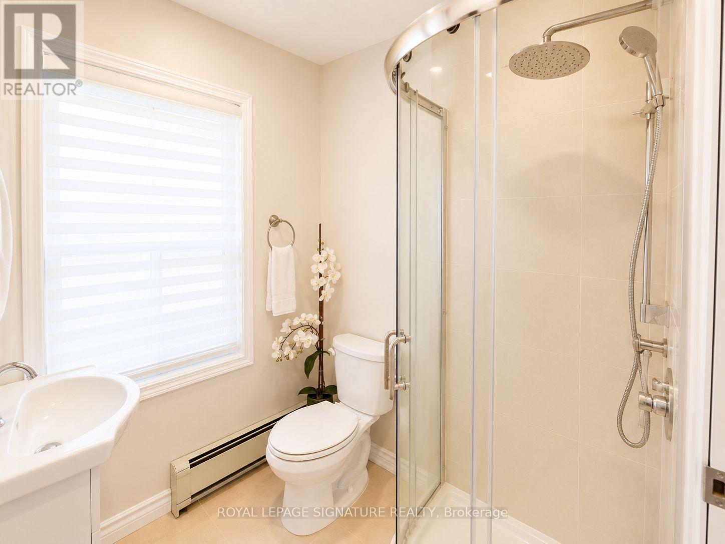 Unit A - 20 Gallacher Avenue, Richmond Hill, Ontario  L4E 2Y2 - Photo 5 - N13247720