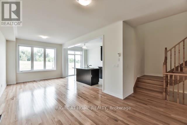 4 Blackpool Lane, East Gwillimbury, Ontario  L9N 0R7 - Photo 3 - N13247748
