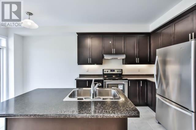4 Blackpool Lane, East Gwillimbury, Ontario  L9N 0R7 - Photo 5 - N13247748