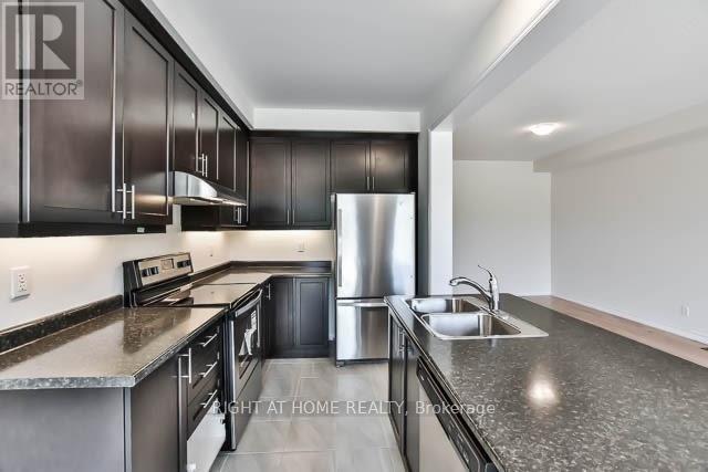 4 Blackpool Lane, East Gwillimbury, Ontario  L9N 0R7 - Photo 7 - N13247748