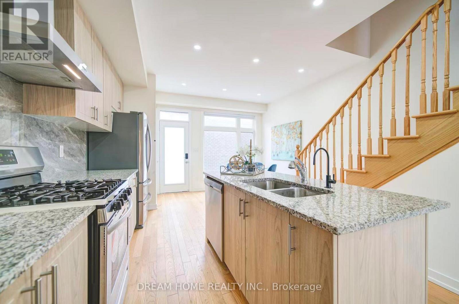 2190 Donald Cousens Parkway, Markham, Ontario  L6B 1P1 - Photo 5 - N13247754