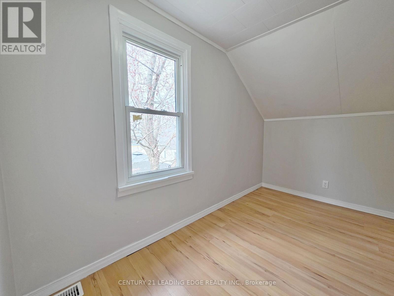 500 The Queensway South, Georgina, Ontario  L4P 2E3 - Photo 32 - N13247758