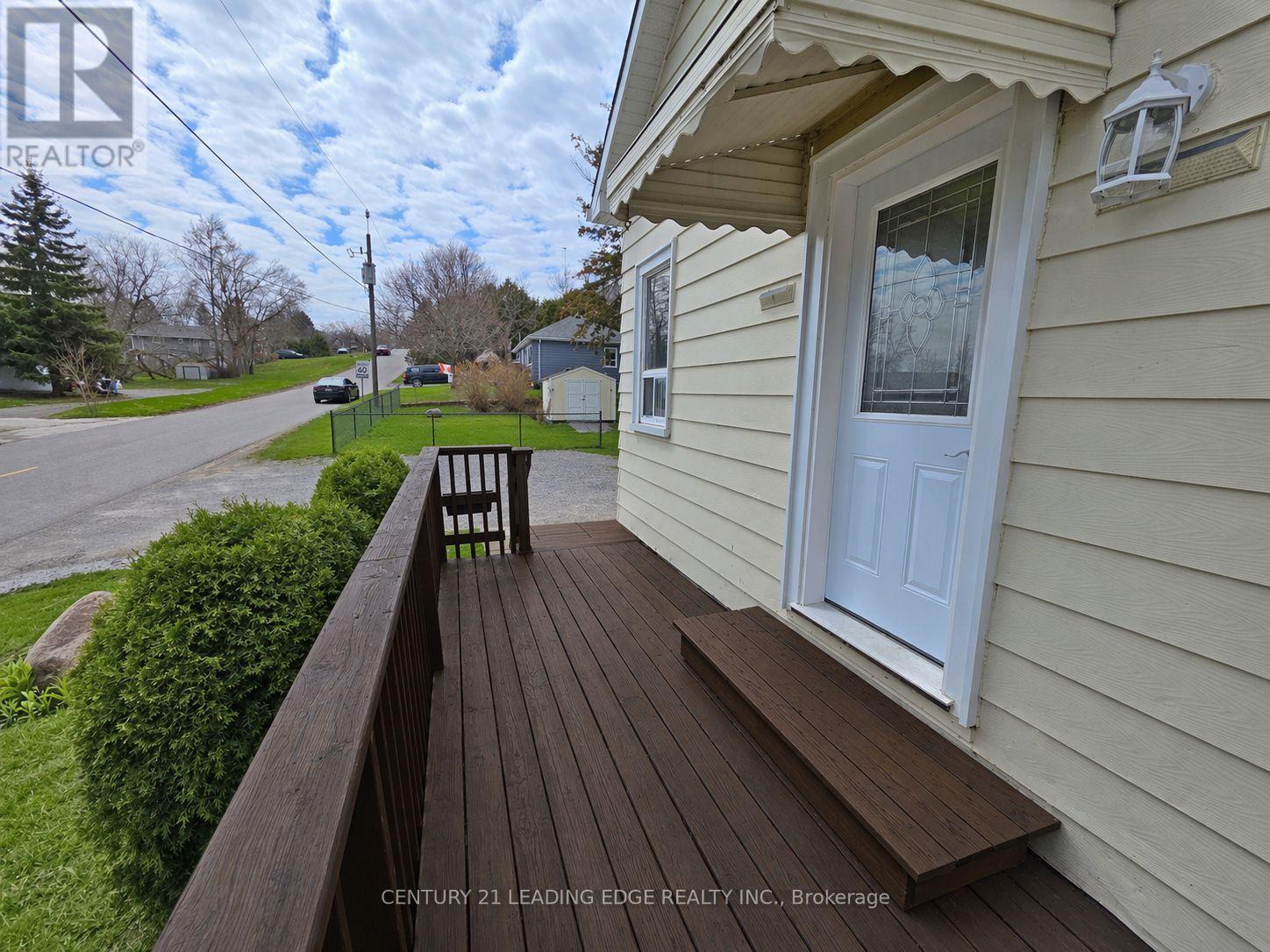 500 The Queensway South, Georgina, Ontario  L4P 2E3 - Photo 7 - N13247758