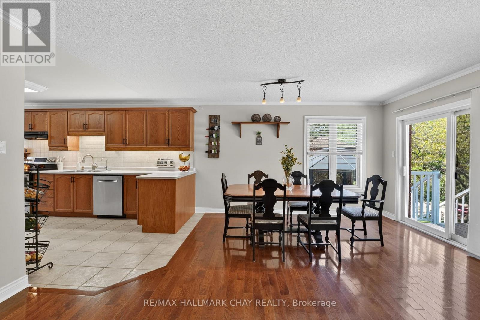 55 Burbank Circle, Adjala-Tosorontio, Ontario  L0M 1J0 - Photo 17 - N13247914