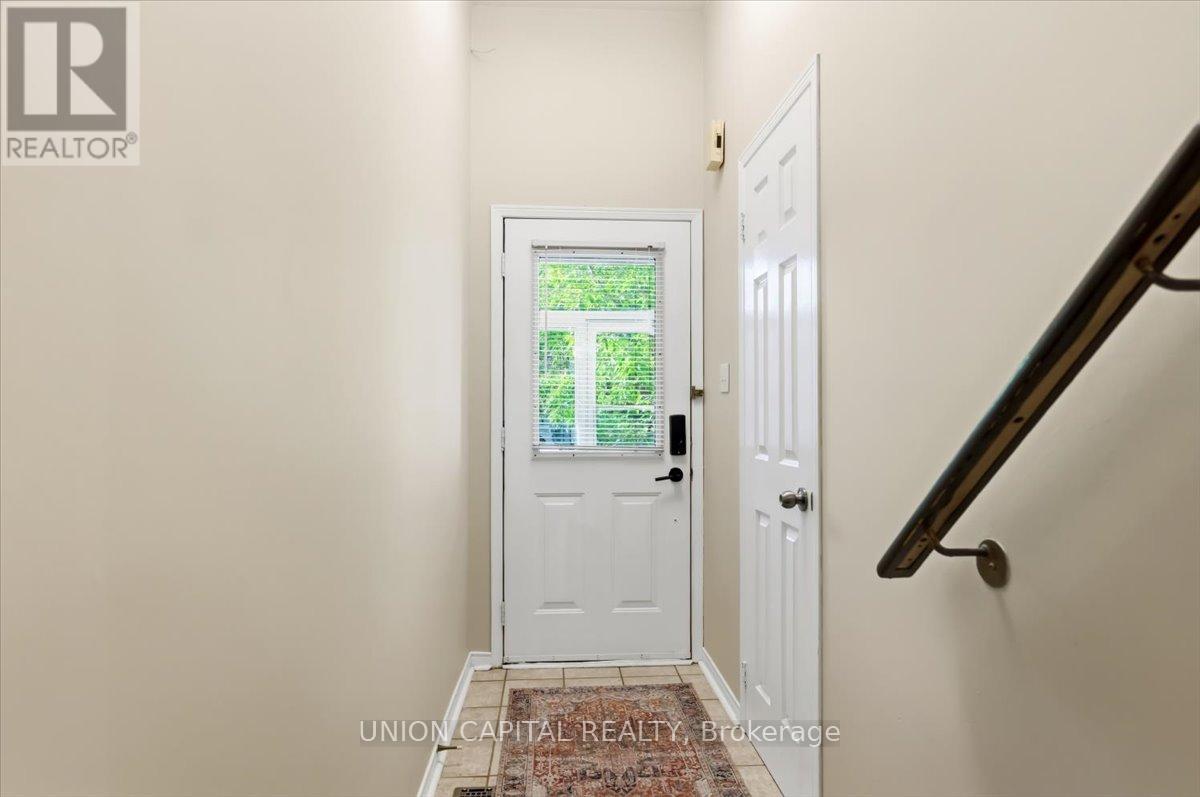 31 Ochalski Road, Aurora (Bayview Wellington), Ontario  L4G 7J3 - Photo 5 - N13247942