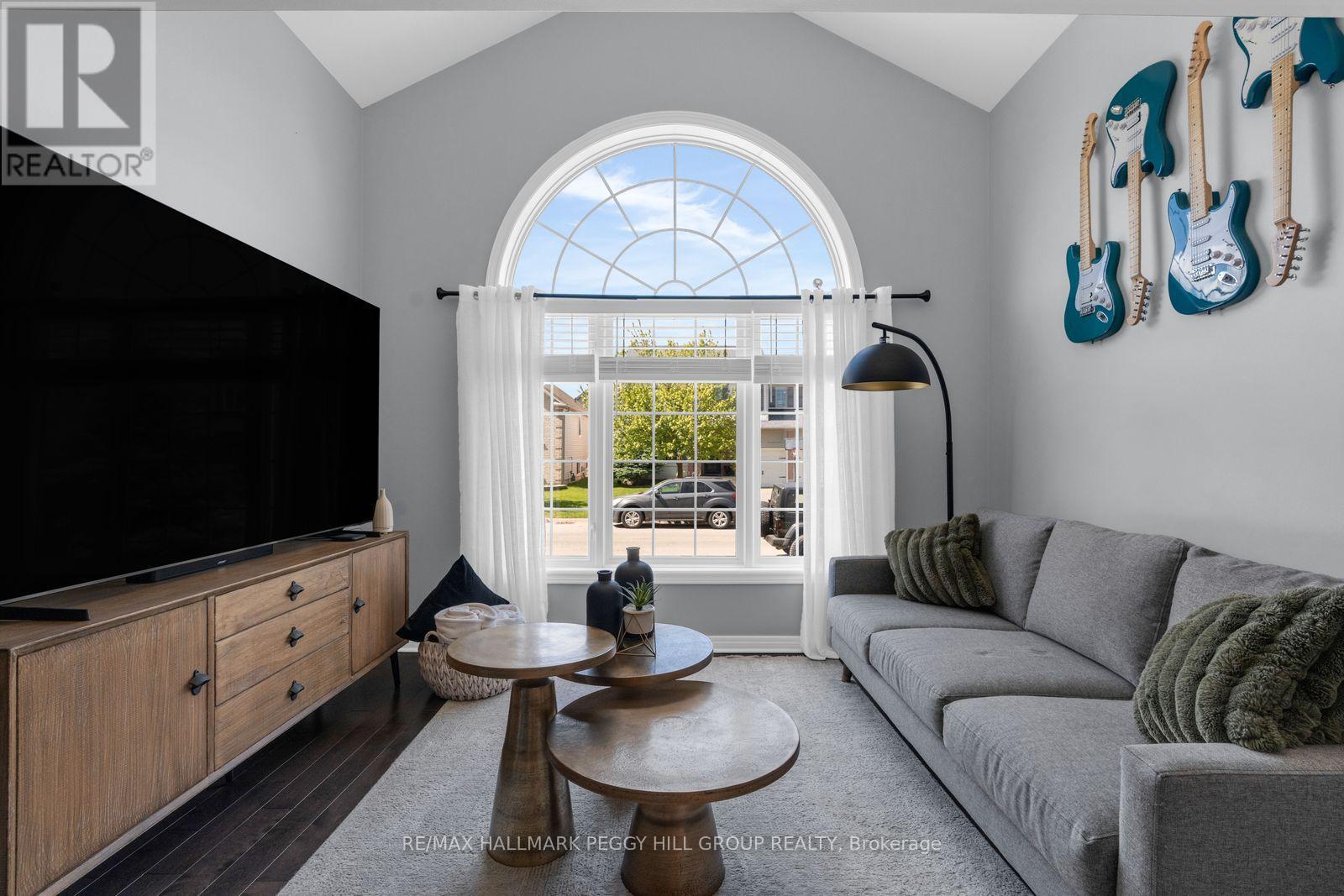 15 Brookwood Drive, Barrie, Ontario  L4N 0Z1 - Photo 4 - S13247936