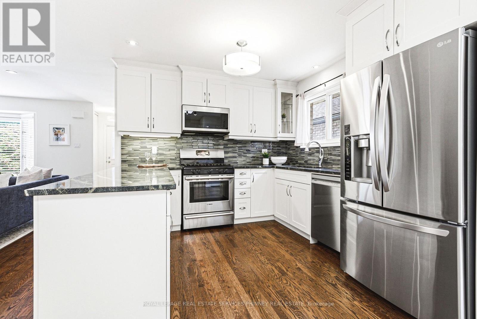 744 Miriam Crescent, Burlington, Ontario  L7S 2E3 - Photo 9 - W13247512