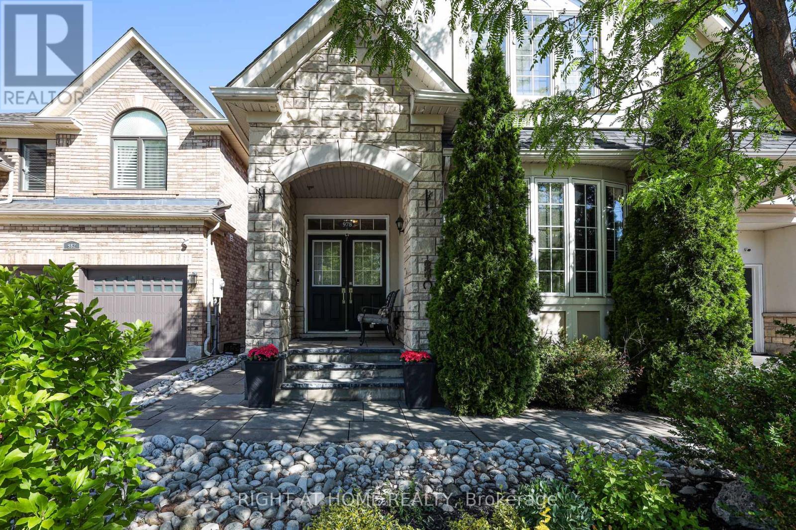 978 Cousens Terrace, Milton, Ontario  L9T 0E1 - Photo 3 - W13247542