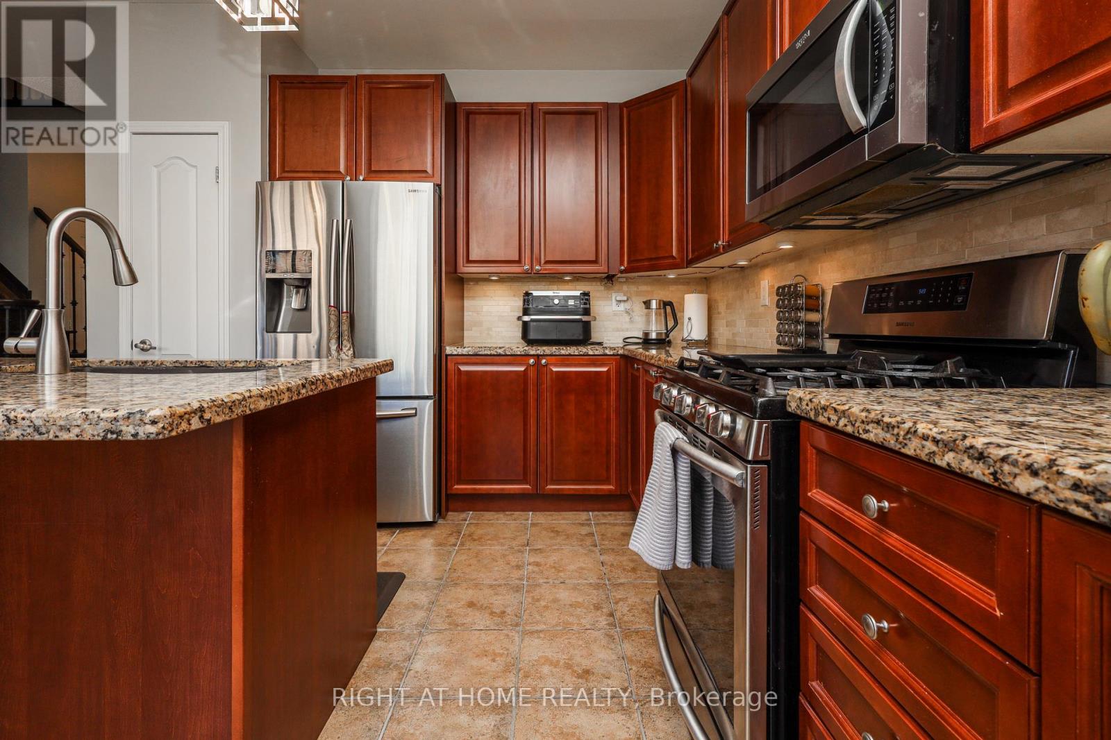 978 Cousens Terrace, Milton, Ontario  L9T 0E1 - Photo 8 - W13247542