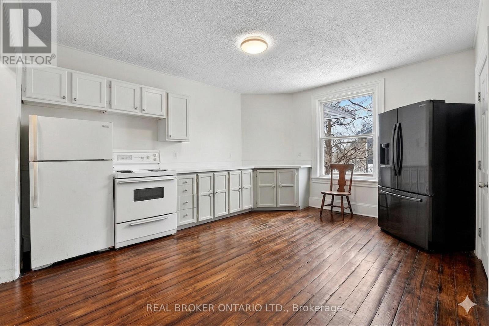 53-55 Wellington Street, Halton Hills, Ontario  L7J 2H1 - Photo 6 - W13247654