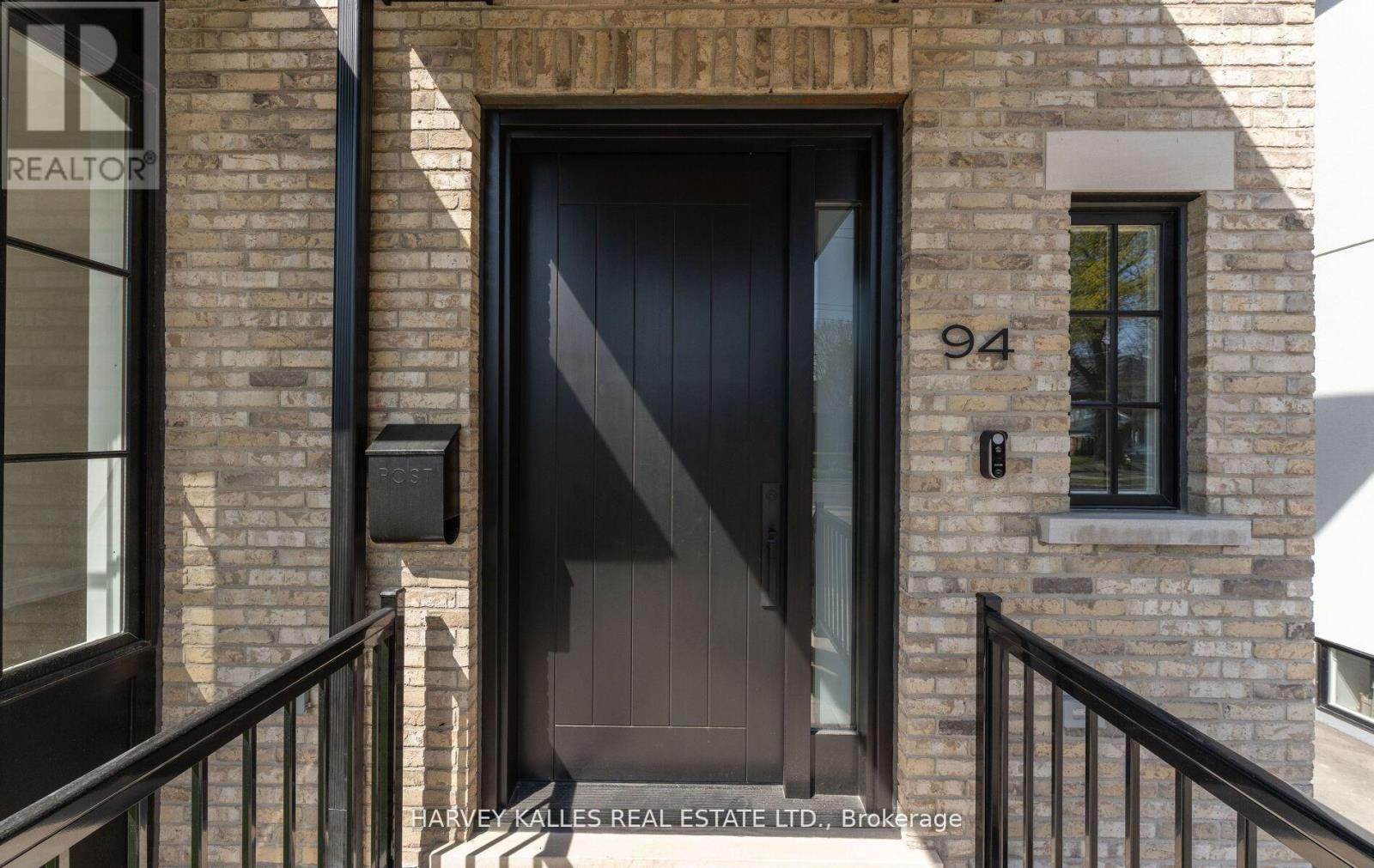 94 Prince Edward Drive S, Toronto, Ontario  M8Y 3V7 - Photo 2 - W13247662