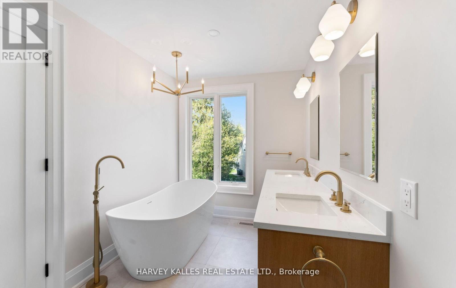 94 Prince Edward Drive S, Toronto, Ontario  M8Y 3V7 - Photo 31 - W13247662