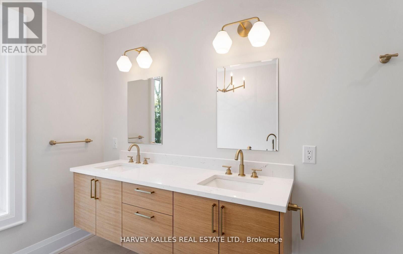 94 Prince Edward Drive S, Toronto, Ontario  M8Y 3V7 - Photo 32 - W13247662