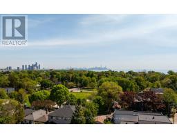 182 LAKESHORE DRIVE, Toronto, Ontario
