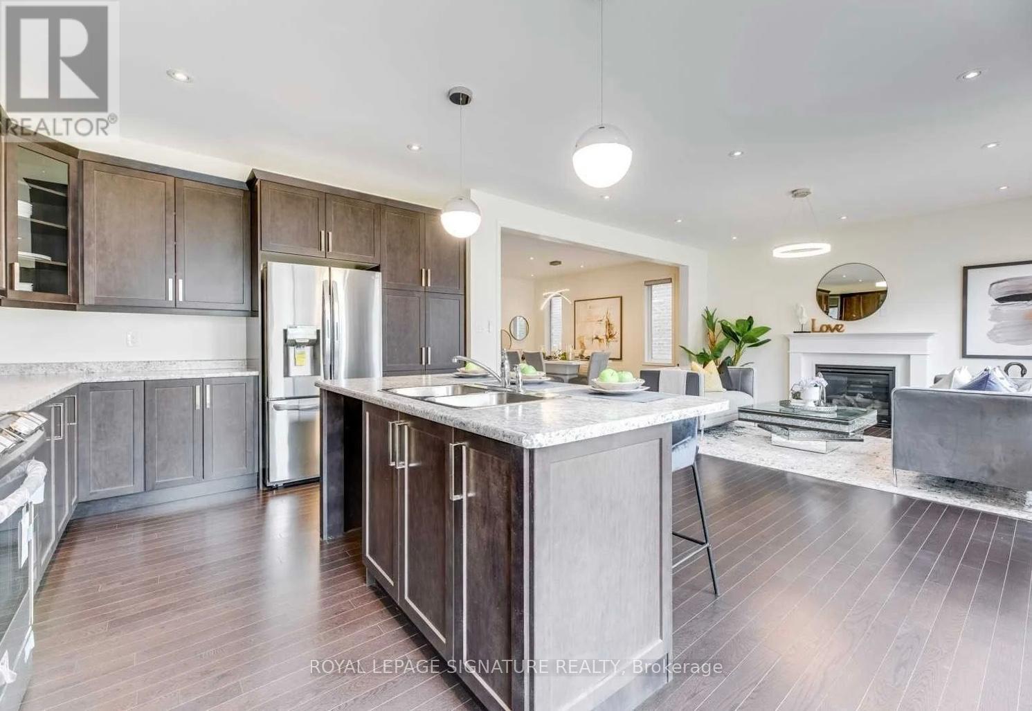 953 Logan Drive, Milton, Ontario  L9T 7E7 - Photo 7 - W13247716