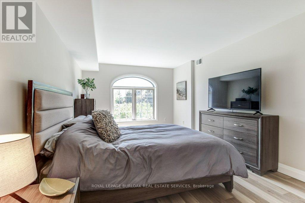 B405 - 216 Plains Road W, Burlington, Ontario  L7T 4K8 - Photo 17 - W13247732