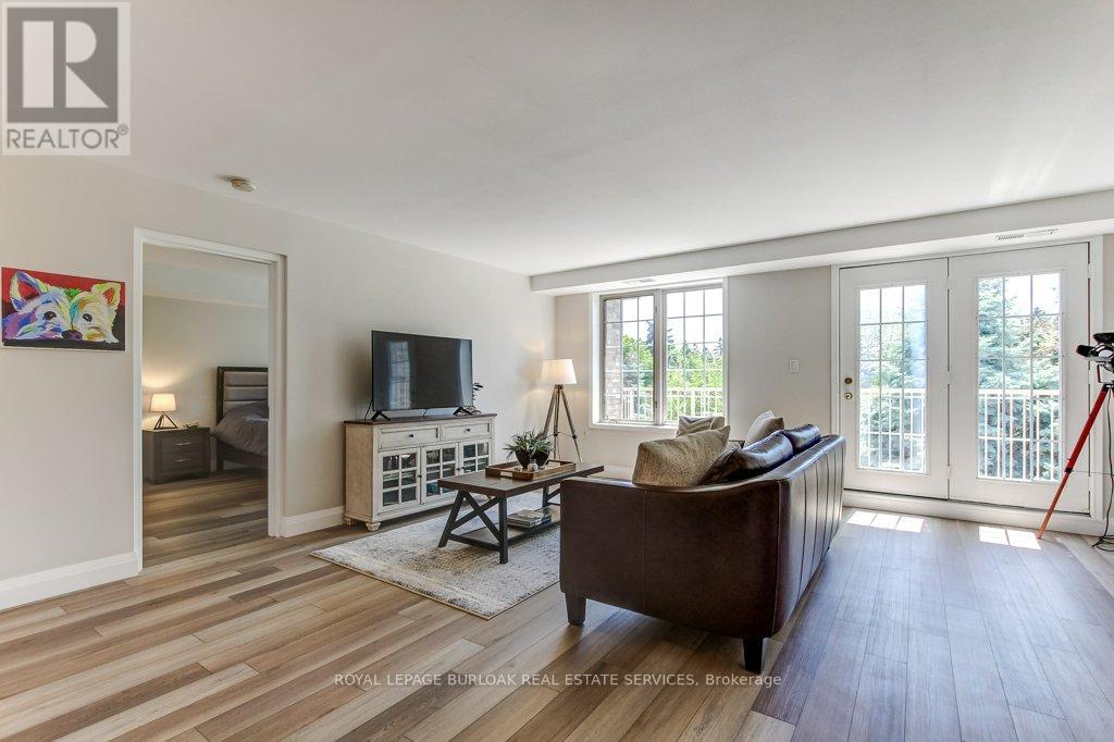 B405 - 216 Plains Road W, Burlington, Ontario  L7T 4K8 - Photo 4 - W13247732