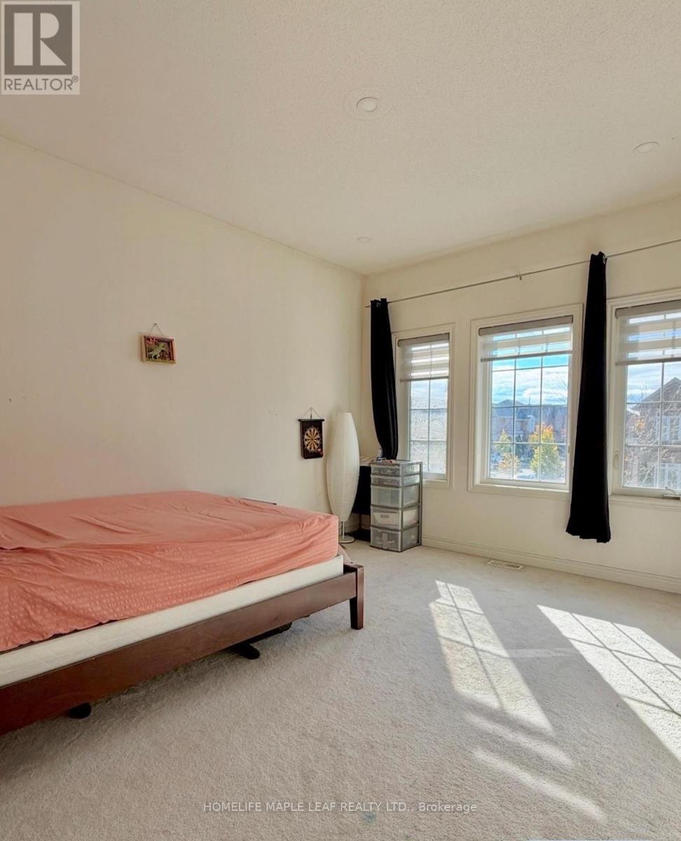 Upper - 385 Royal West Drive, Brampton, Ontario  L6X 5J9 - Photo 7 - W13247770