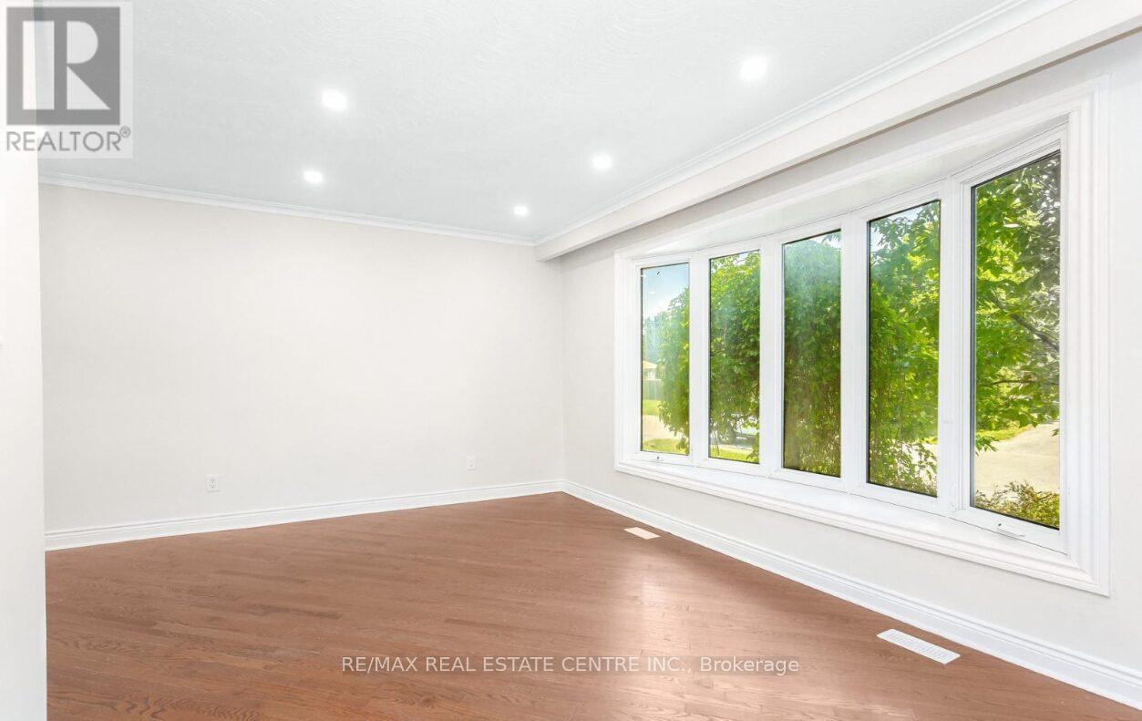 474 Seaton Drive, Oakville, Ontario  L6L 3Y5 - Photo 11 - W13247812
