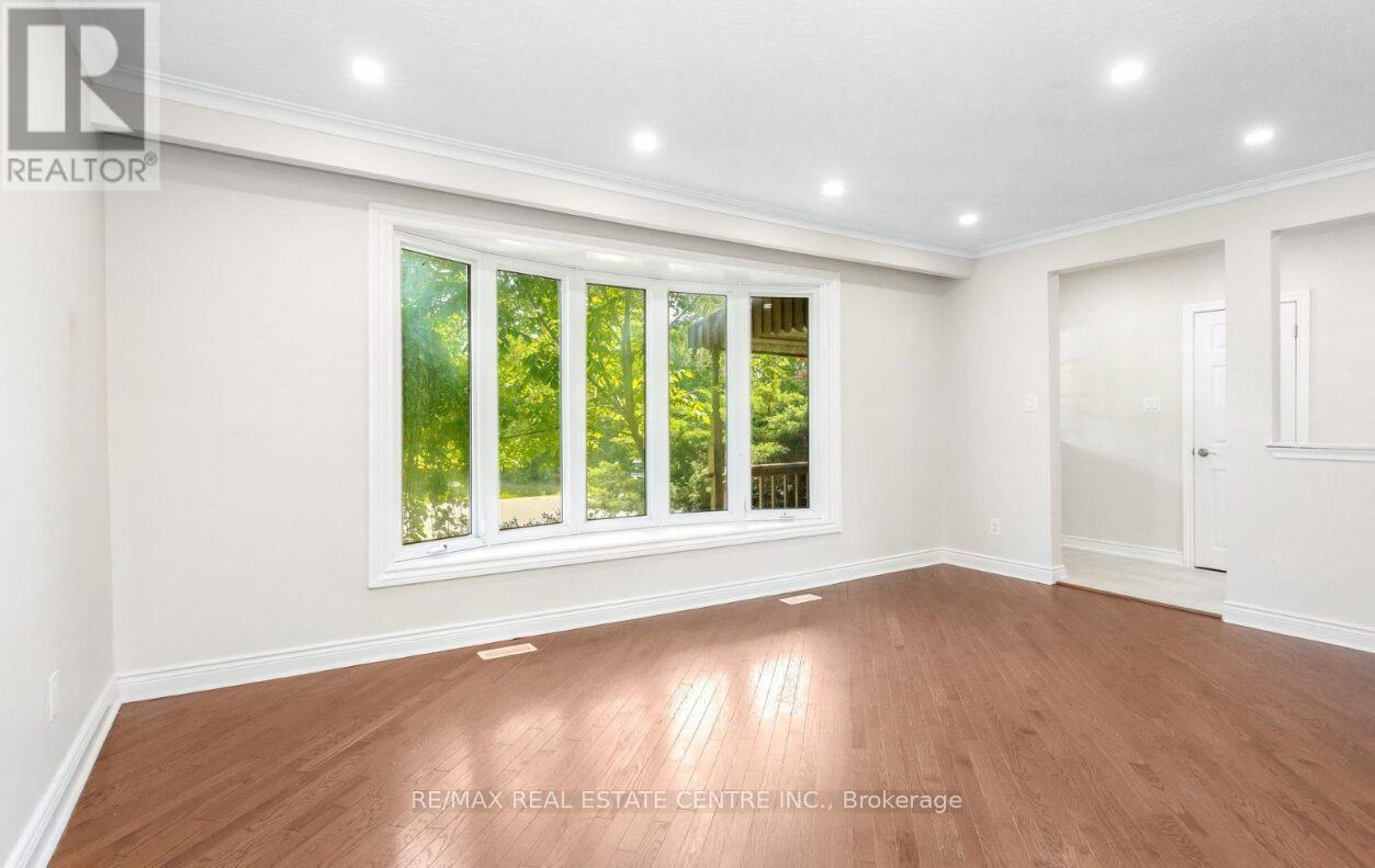 474 Seaton Drive, Oakville, Ontario  L6L 3Y5 - Photo 12 - W13247812