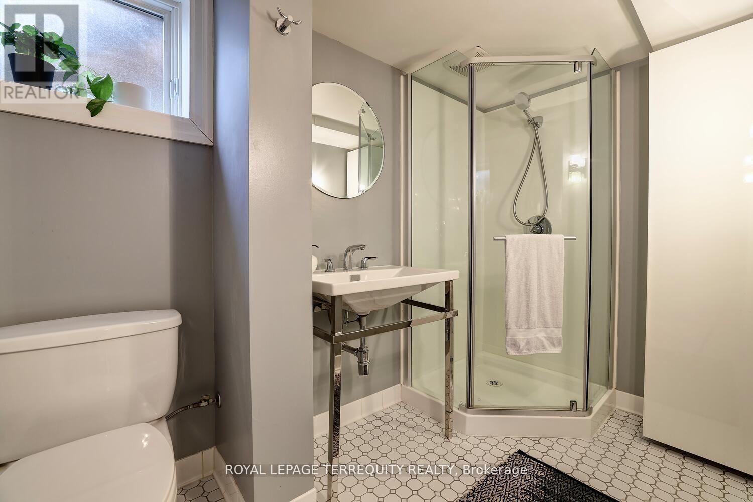 20 Elderidge Avenue, Toronto, Ontario  M8Y 2C5 - Photo 37 - W13247924