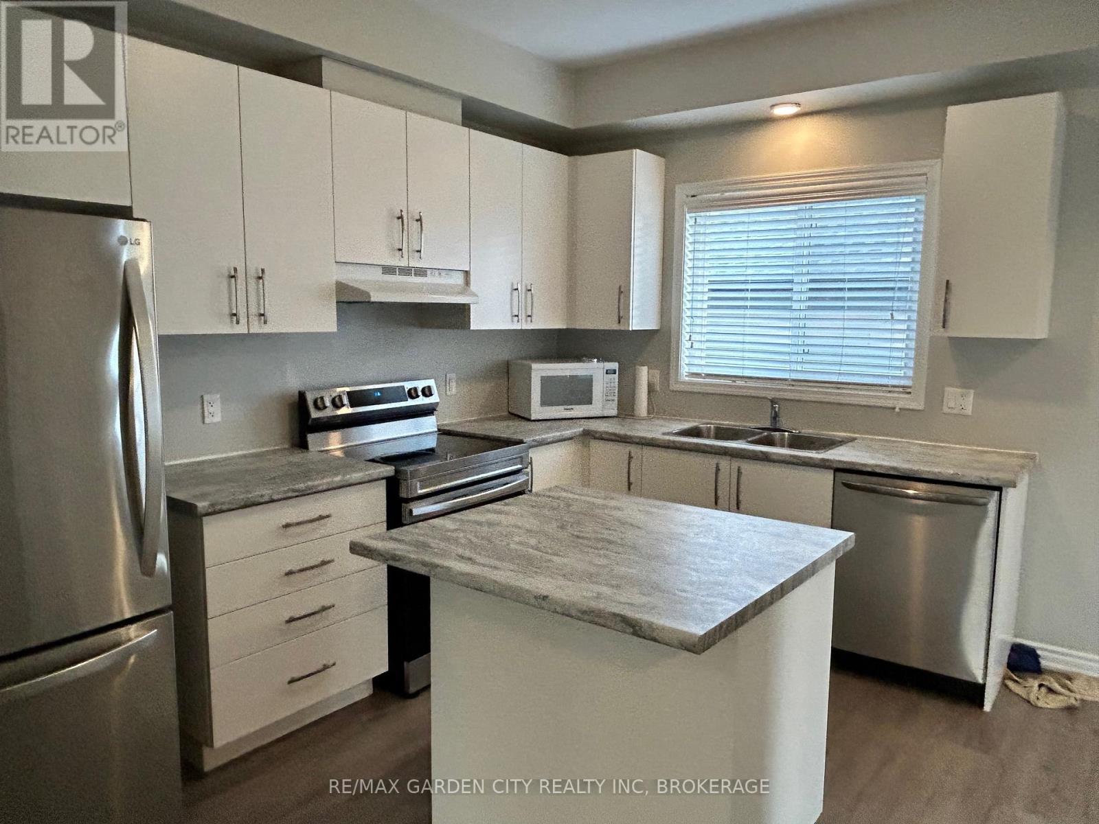 8 - 182 Broadway Lane, Welland, Ontario  L3C 0J2 - Photo 11 - X13248026
