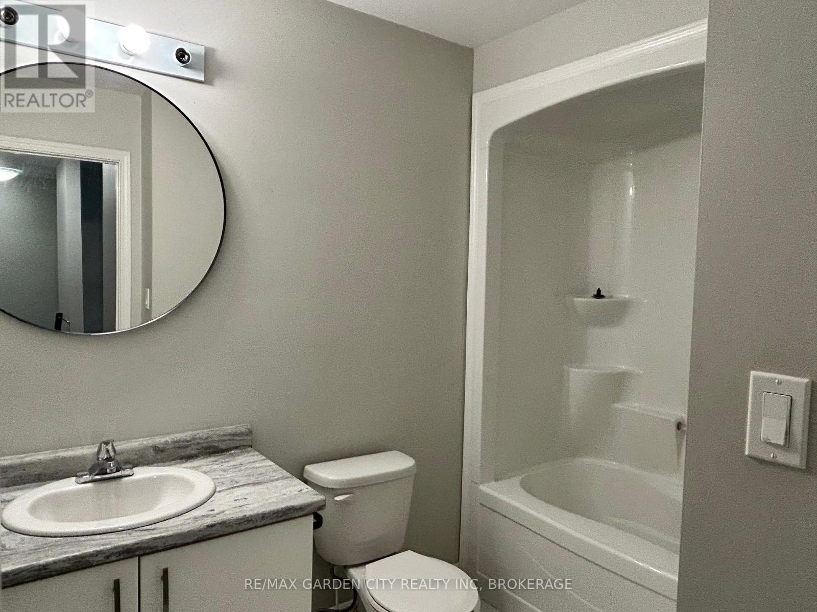 8 - 182 Broadway Lane, Welland, Ontario  L3C 0J2 - Photo 14 - X13248026