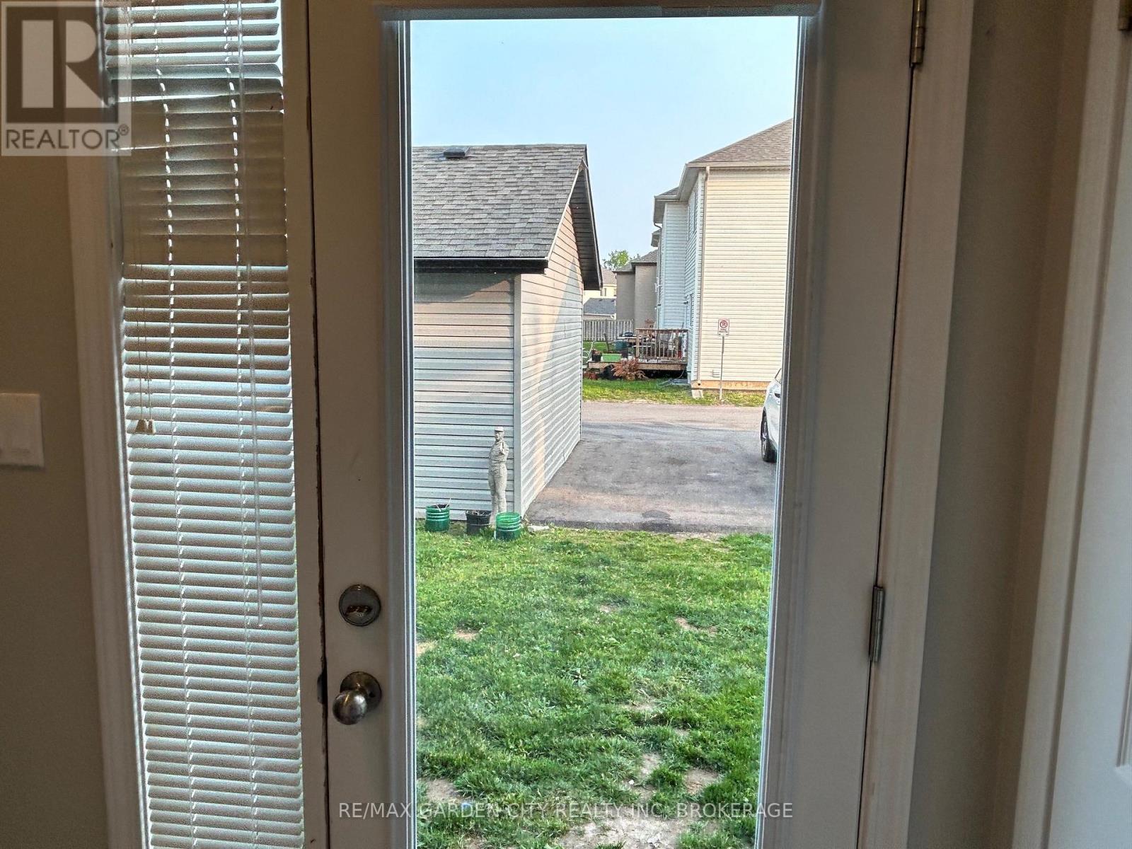8 - 182 Broadway Lane, Welland, Ontario  L3C 0J2 - Photo 9 - X13248026